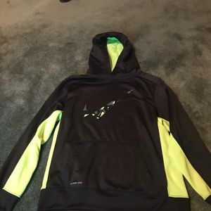 Boys Nike xl sweatshirt
